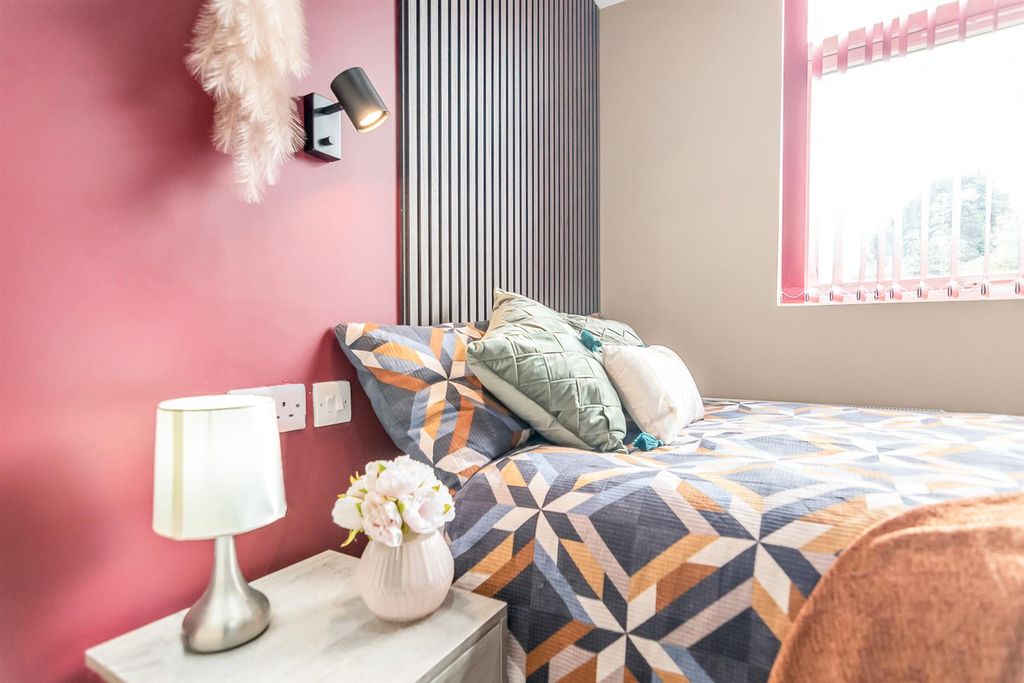 Property photo 3 of 18 26 Ellys Road, Coventry, CV1 4Ew (127).Jpg