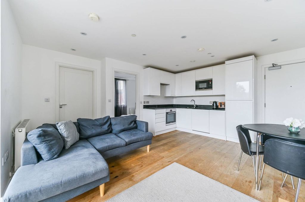 Property photo 1 of 10