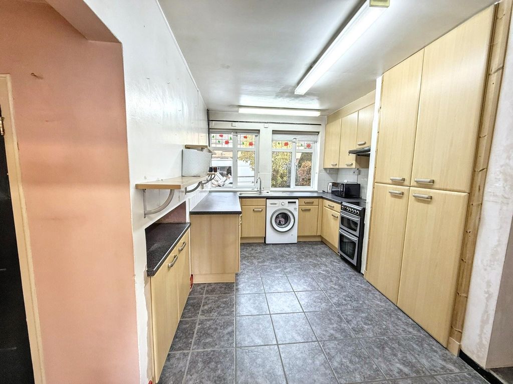 Property photo 3 of 29 4591268