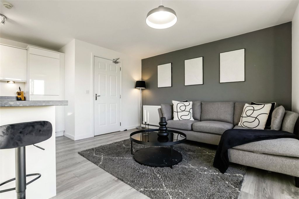 Property photo 2 of 21 Picture No. 01