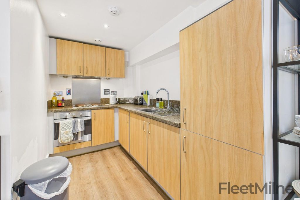 Property photo 2 of 10 Kitchen