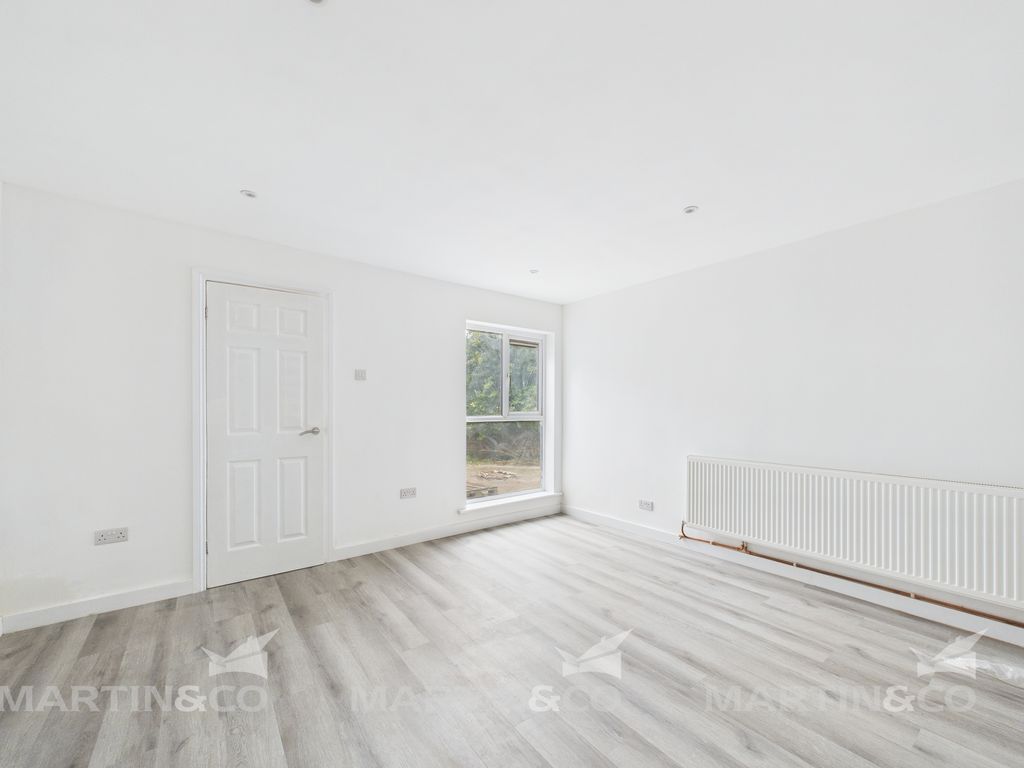 Property photo 2 of 7 Cam02406G0-Pr0508-Still003