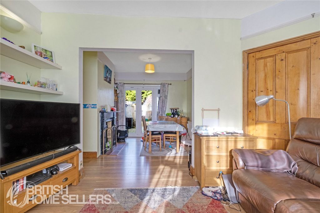 Property photo 3 of 15 Picture No. 18