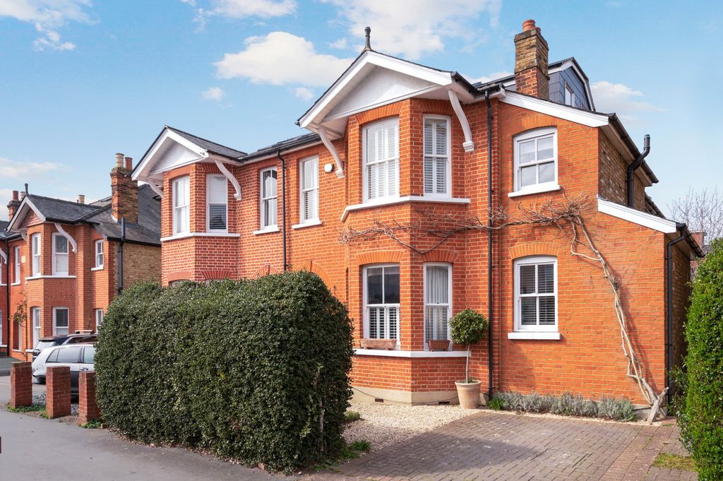 Property photo 1 of 30