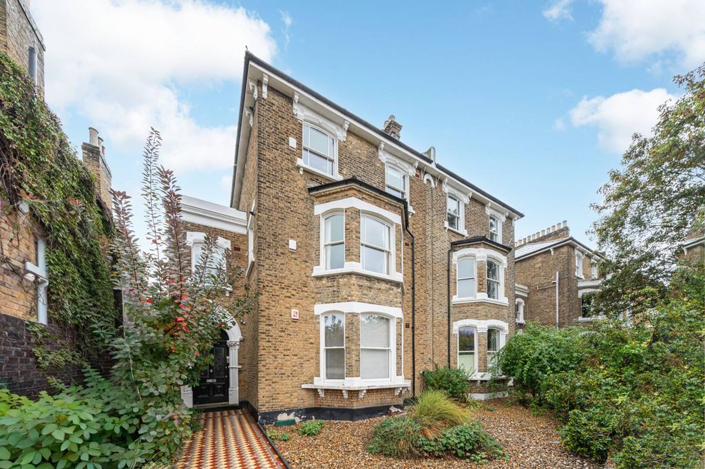 Property photo 2 of 10