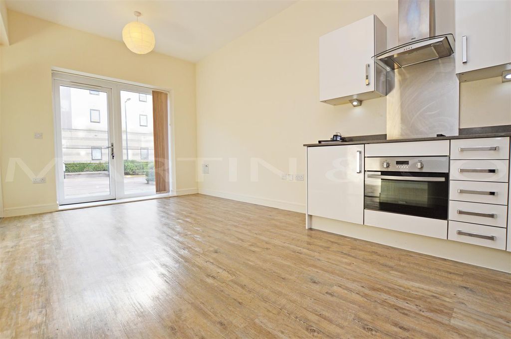 Property photo 3 of 11