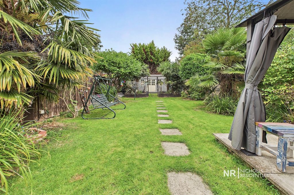 Property photo 2 of 25 Garden