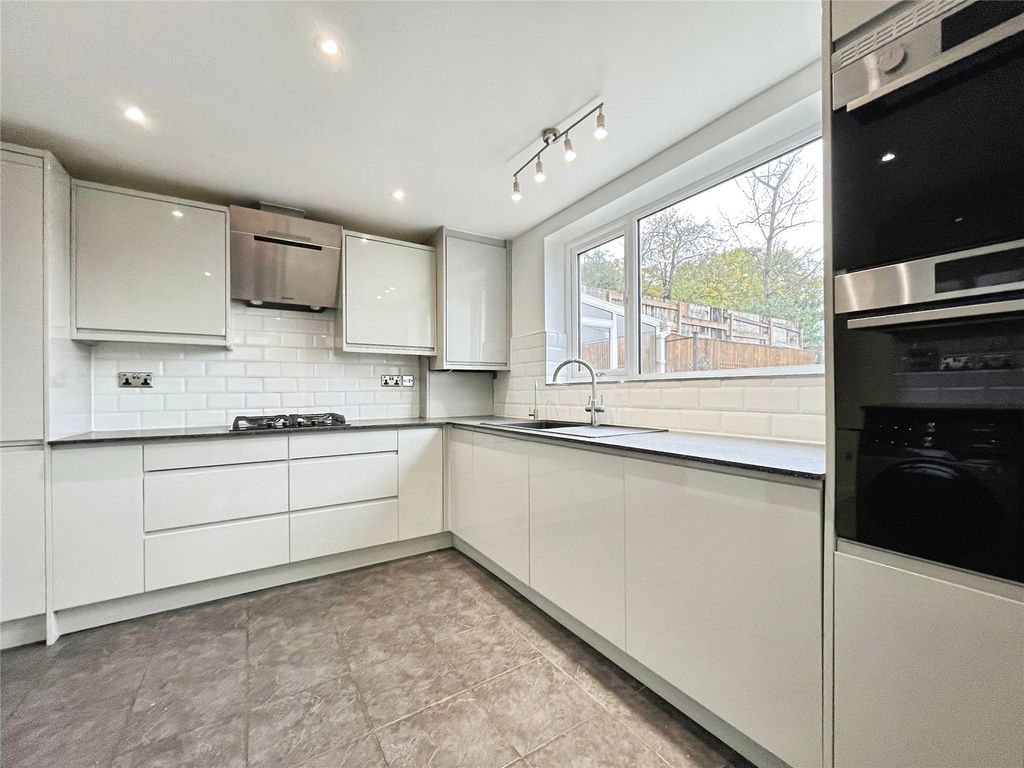 Property photo 2 of 17 Kitchen