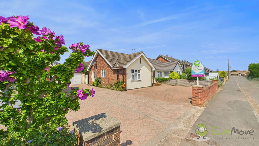 Property photo 1 of 17 Cam02351G0-Pr0077-Still012