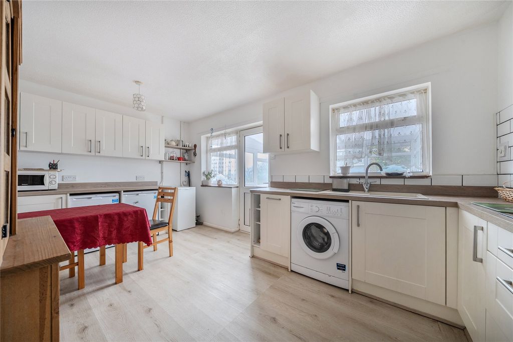 Property photo 3 of 18 3 - Picture No. 09