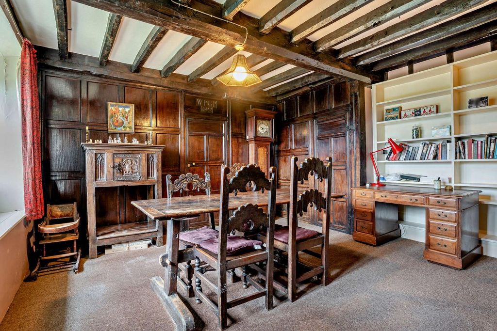 Property photo 3 of 27 8664620-Interior11-800.Jpg