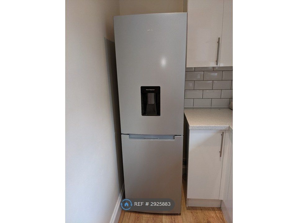 Property photo 2 of 6 Fridge/Freezer