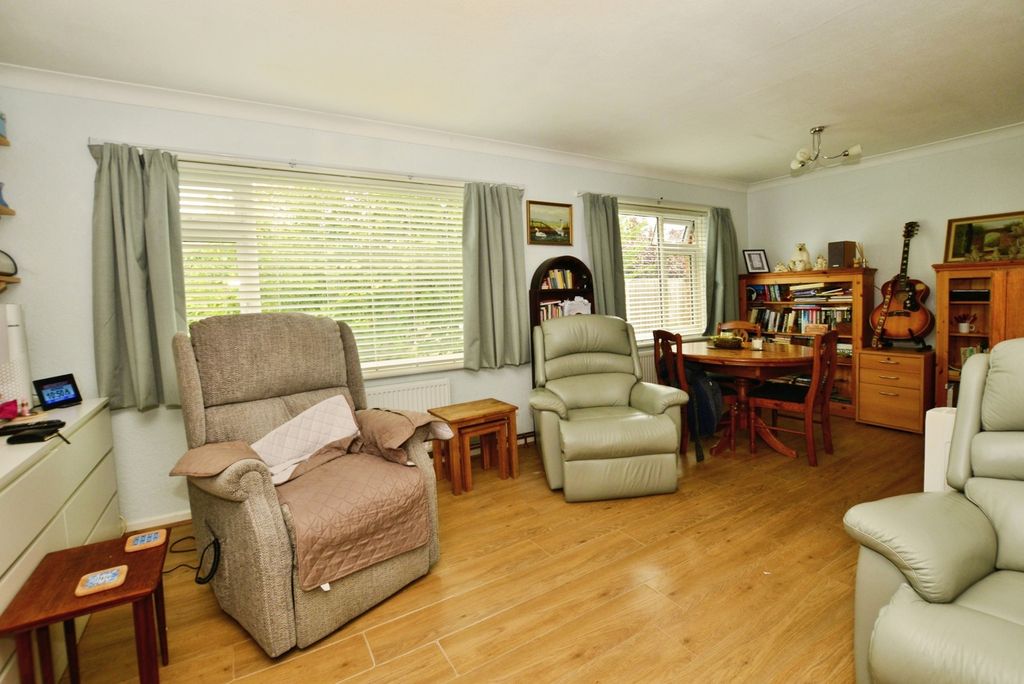 Property photo 2 of 17 Photo