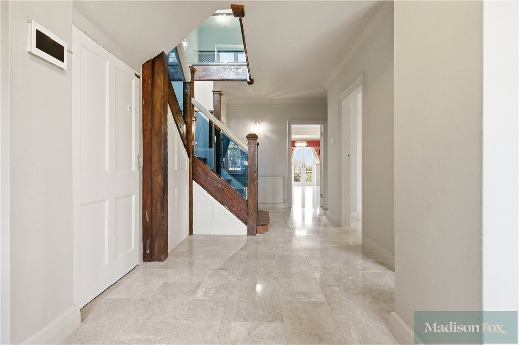 Property photo 2 of 36 Picture No. 10