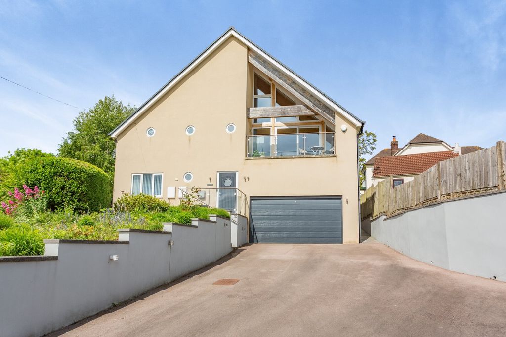 Property photo 1 of 33
