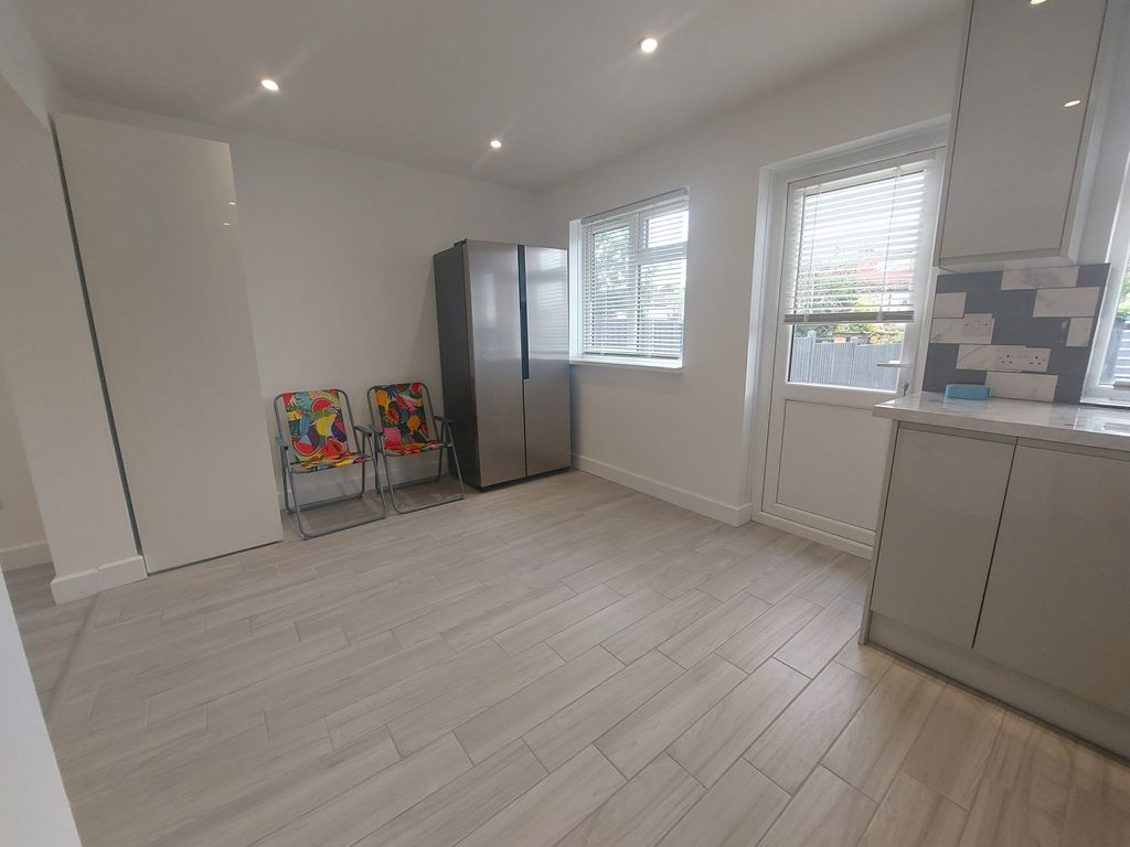 Property photo 2 of 12 Gallery
