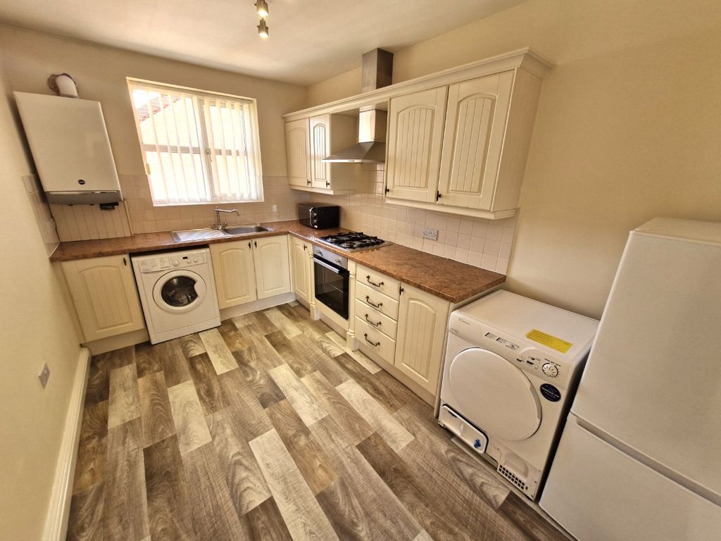 Property photo 2 of 5