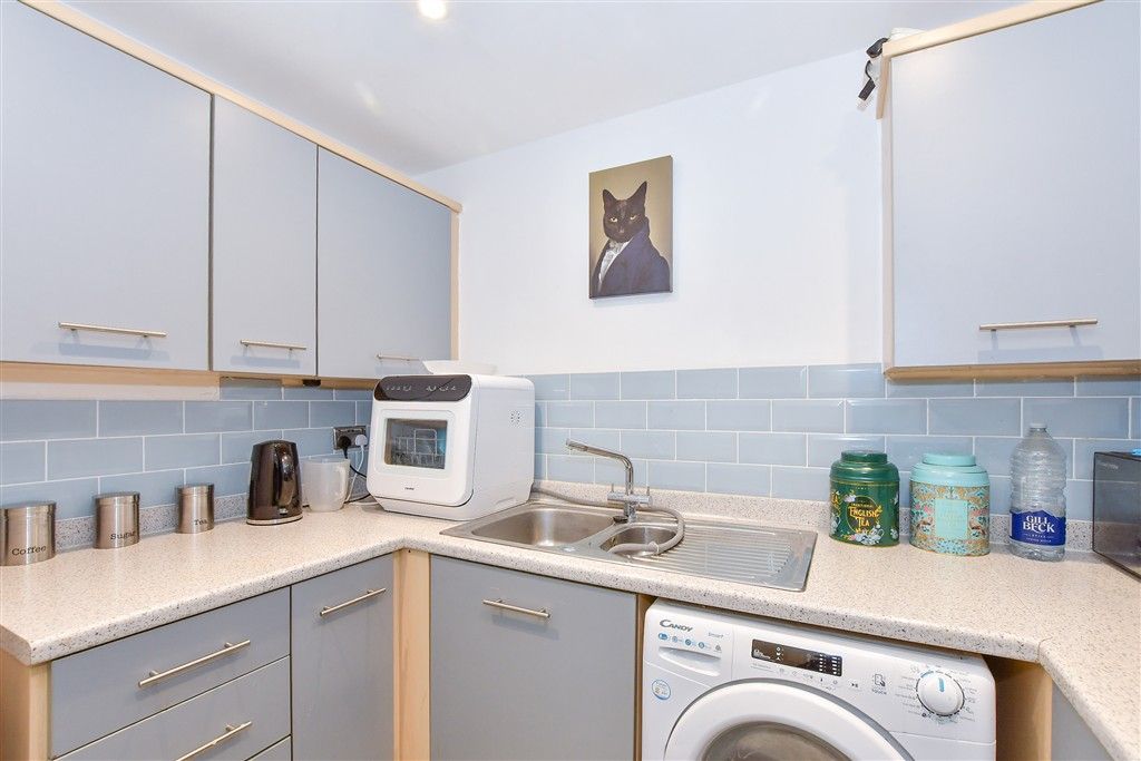 Property photo 1 of 8 Kitchen
