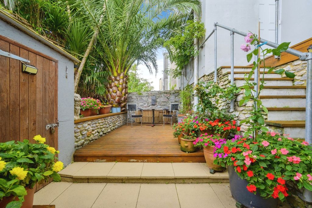 Property photo 3 of 24 Photo