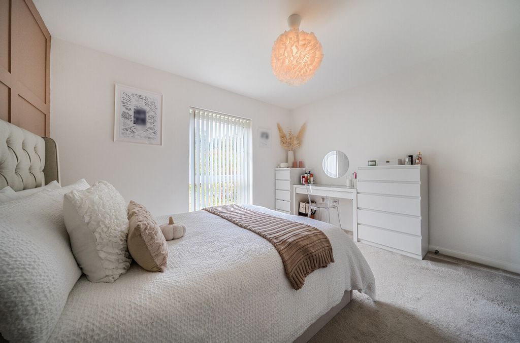 Property photo 3 of 21 Bedroom