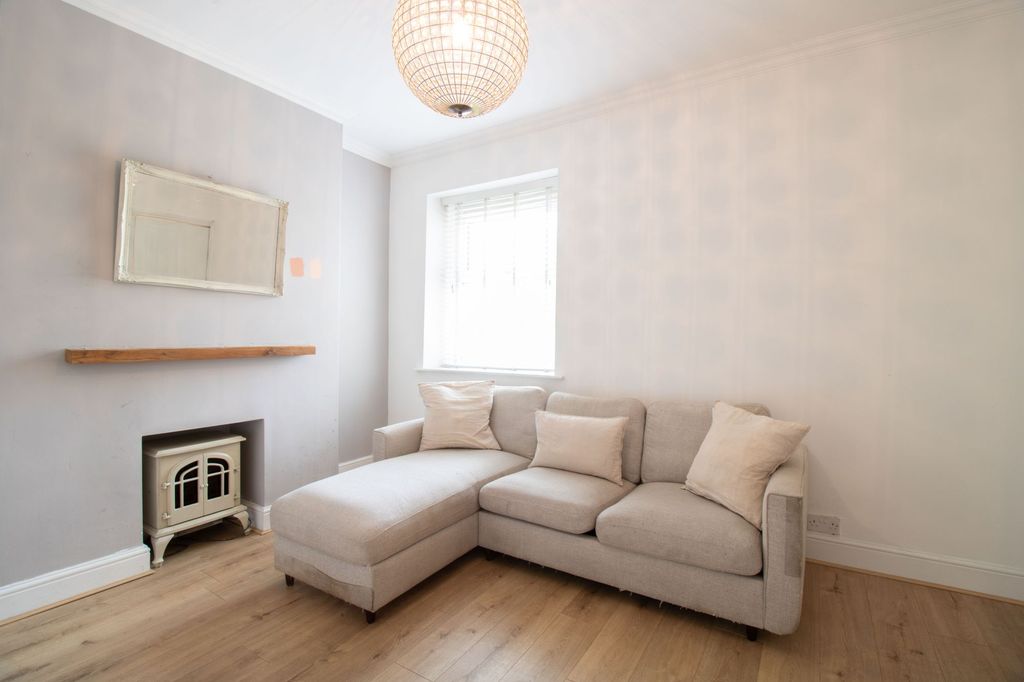 Property photo 2 of 29