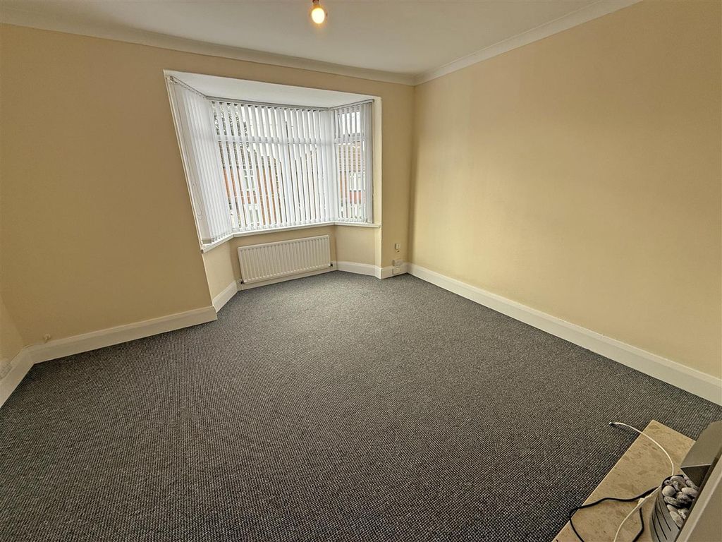 Property photo 2 of 9 Living Room.Jpg