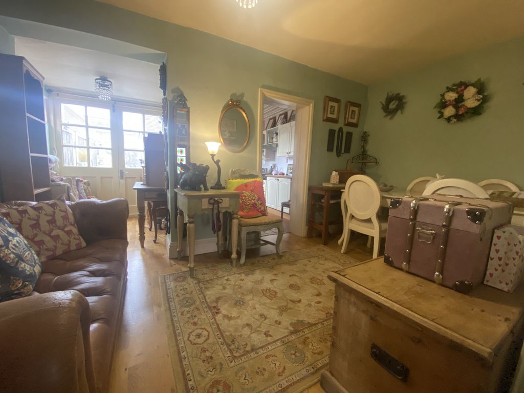 Property photo 2 of 13 Photo 4