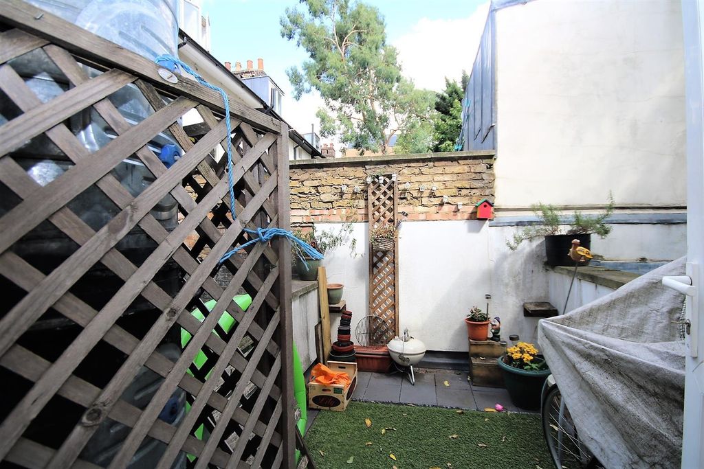 Property photo 3 of 10