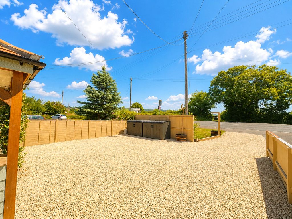 Property photo 3 of 37 Picture No. 01