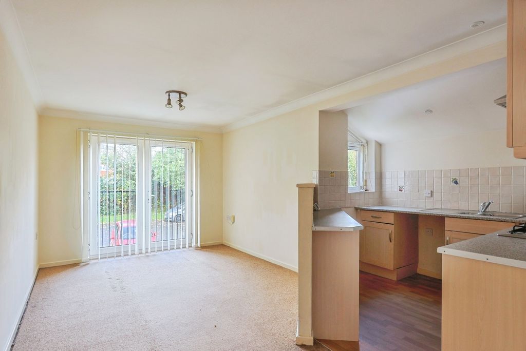 Property photo 2 of 17 Photo