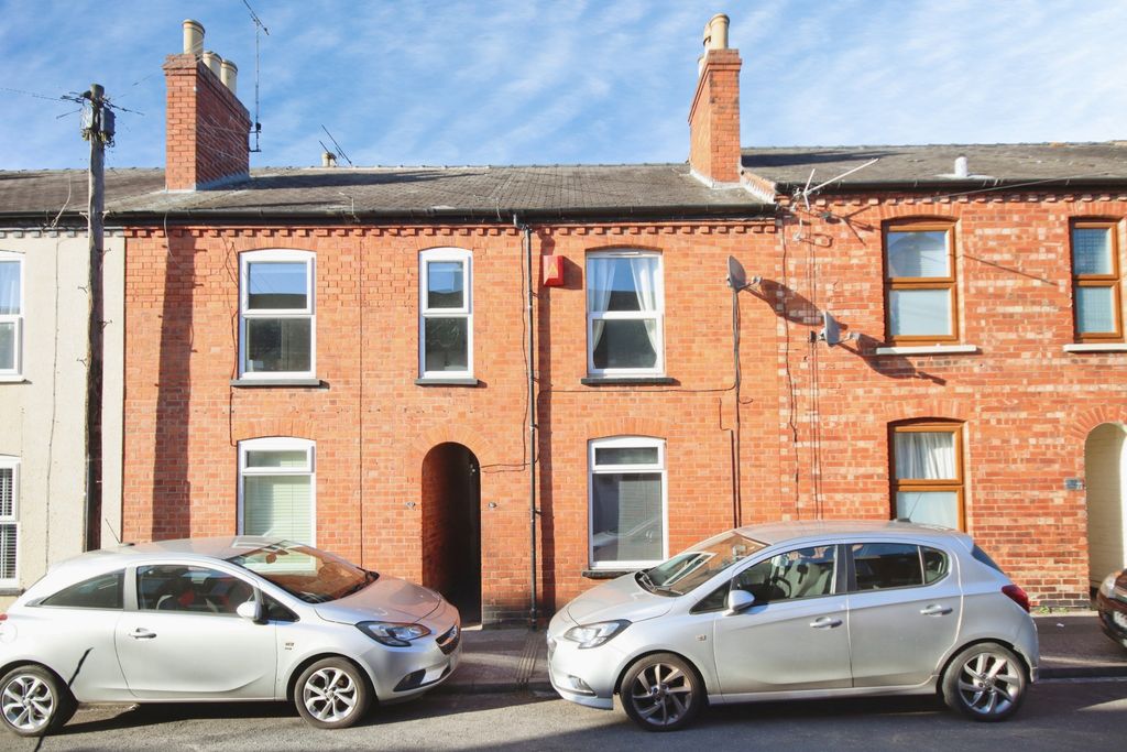 Property photo 1 of 12