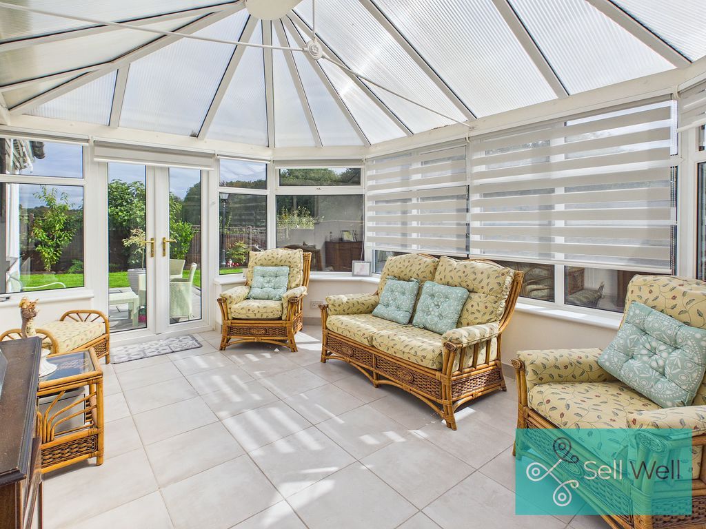 Property photo 3 of 28 Conservatory