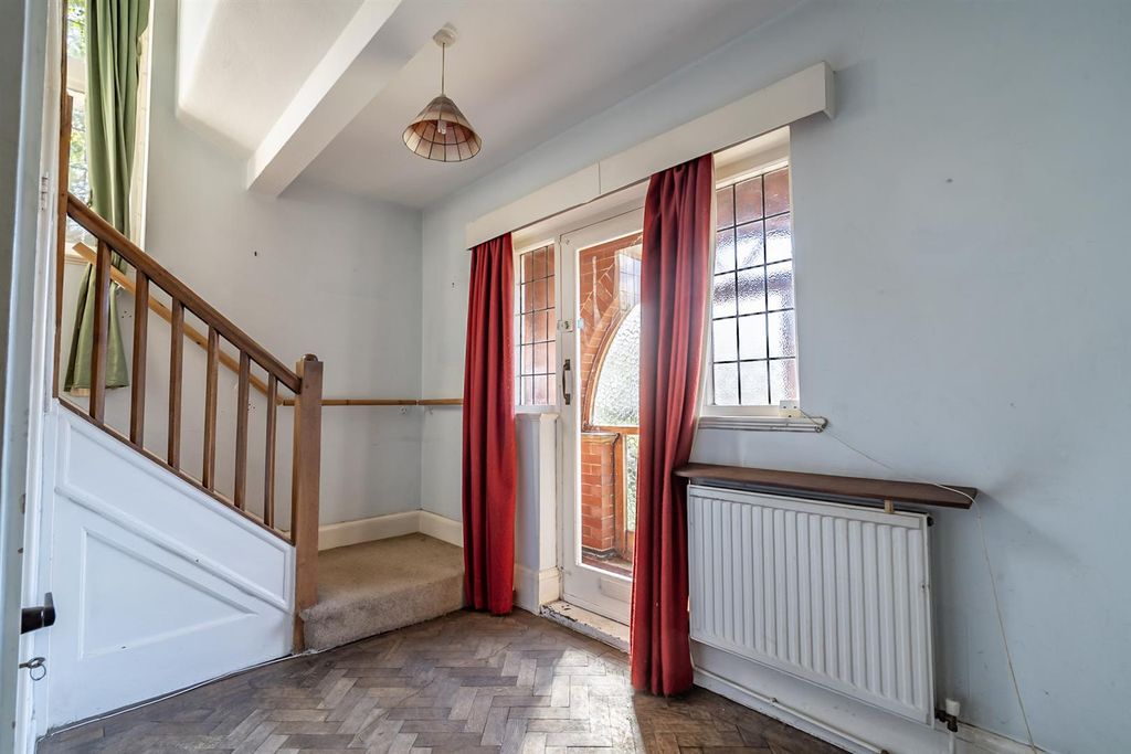 Property photo 3 of 17 Hallway