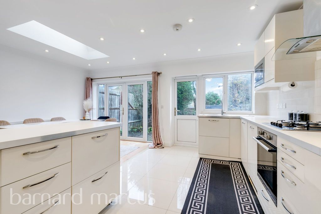 Property photo 1 of 11 Image