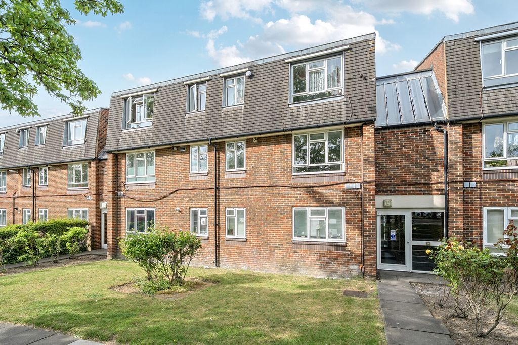 Property photo 1 of 20 1449885-3-69F0Db3...