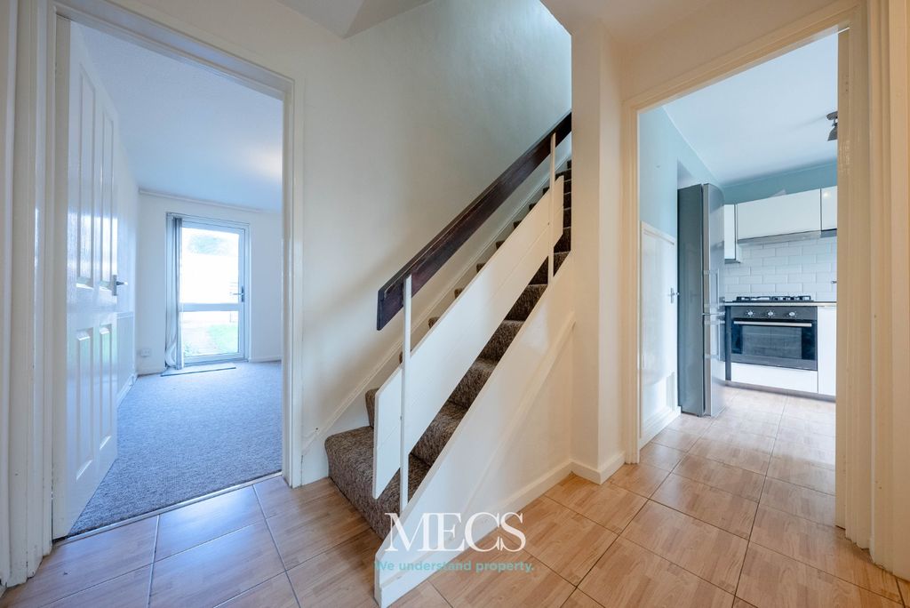 Property photo 3 of 14 4729883