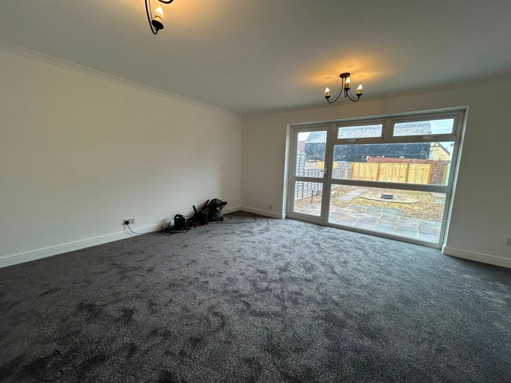 Property photo 2 of 8 Living Room