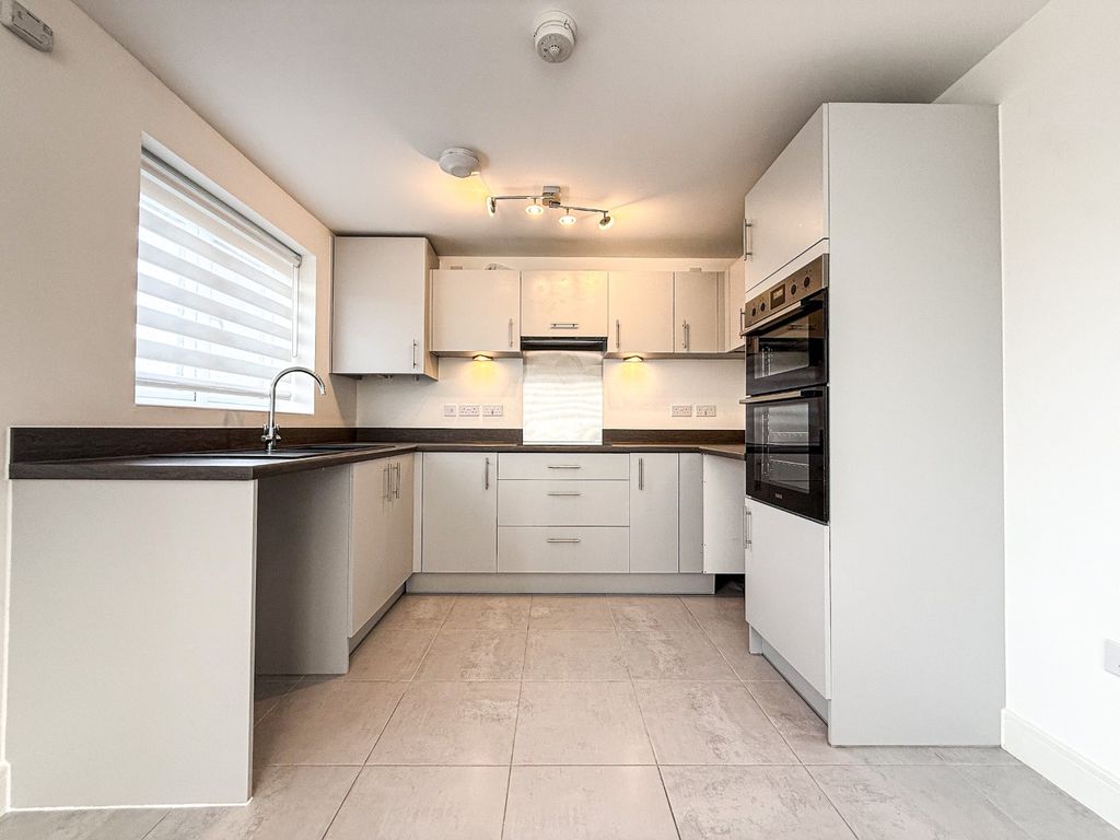 Property photo 3 of 14 4849693