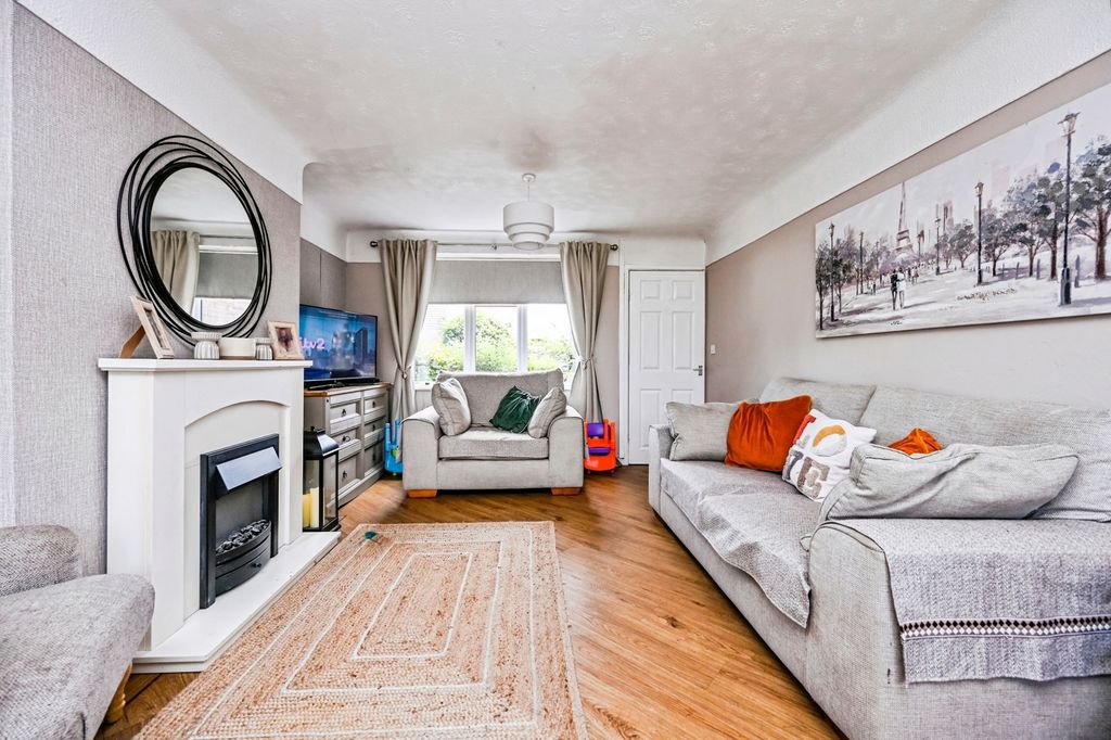 Property photo 2 of 15 Pbox-Img.Jpg