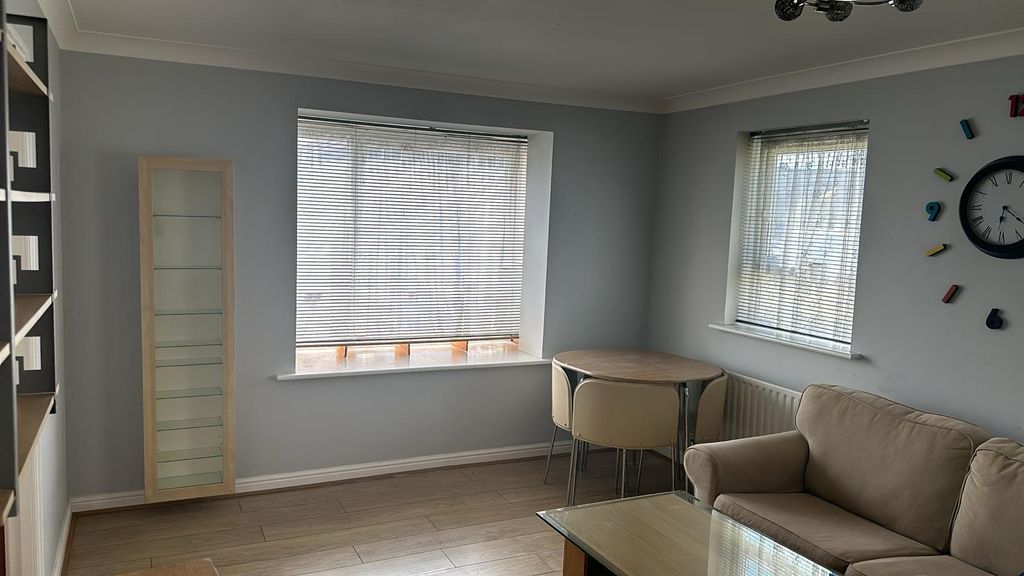 Property photo 1 of 5
