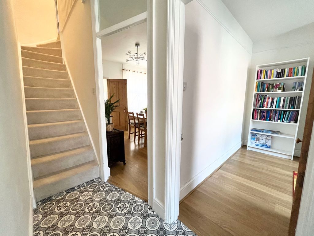 Property photo 2 of 16 25D395Ca-04F1-4B9D-A2F4-11D5730D39Ff.Jpg