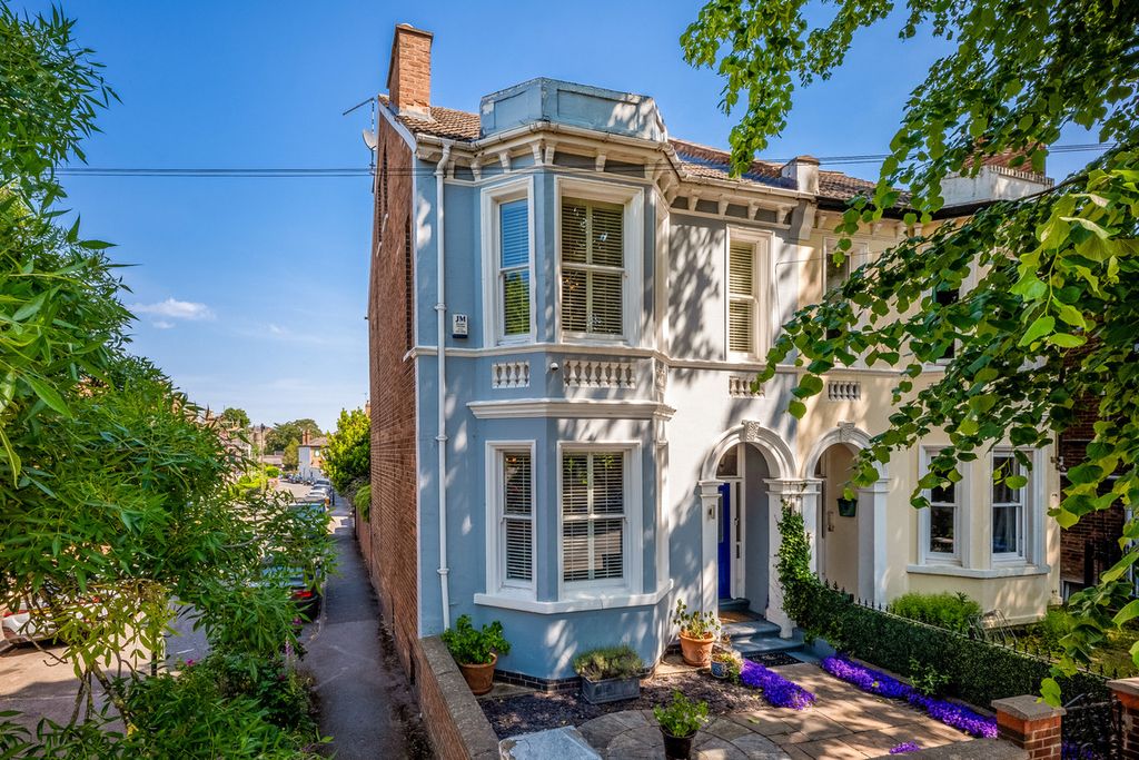 Property photo 1 of 29