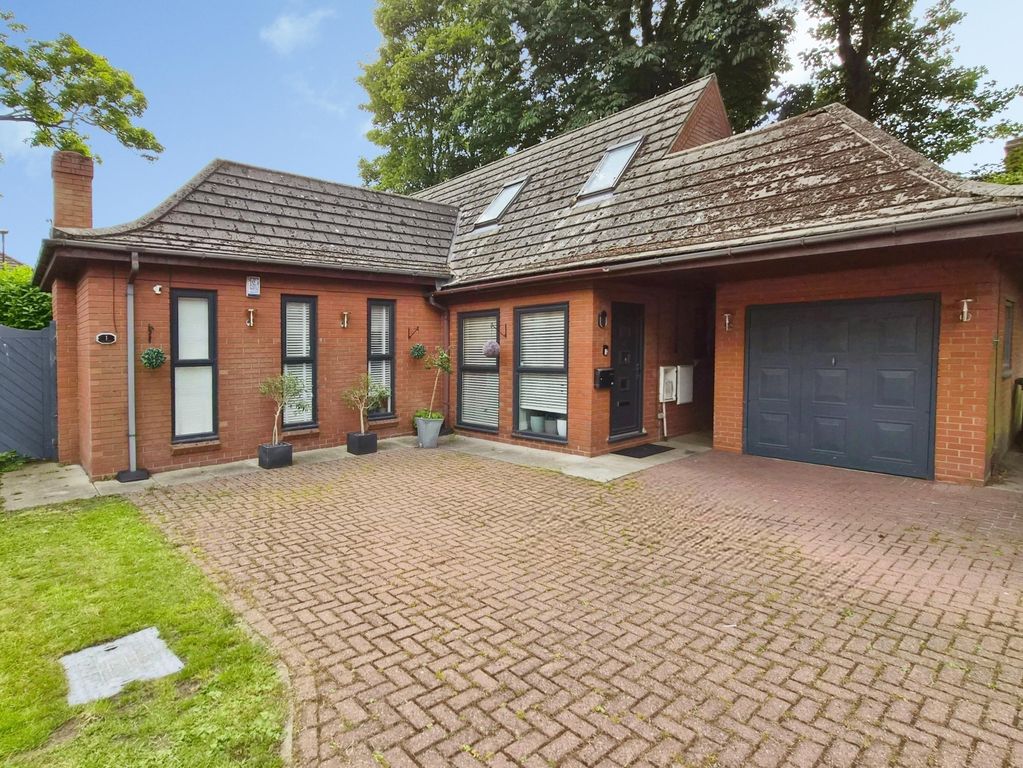 Property photo 1 of 19 Front