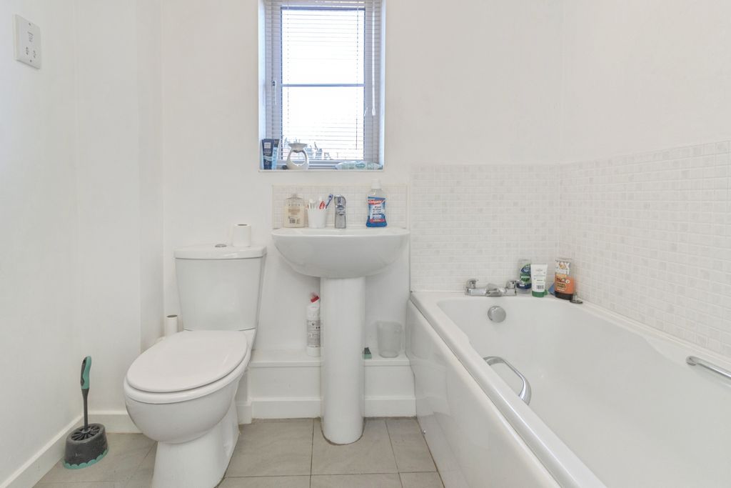 Property photo 3 of 15