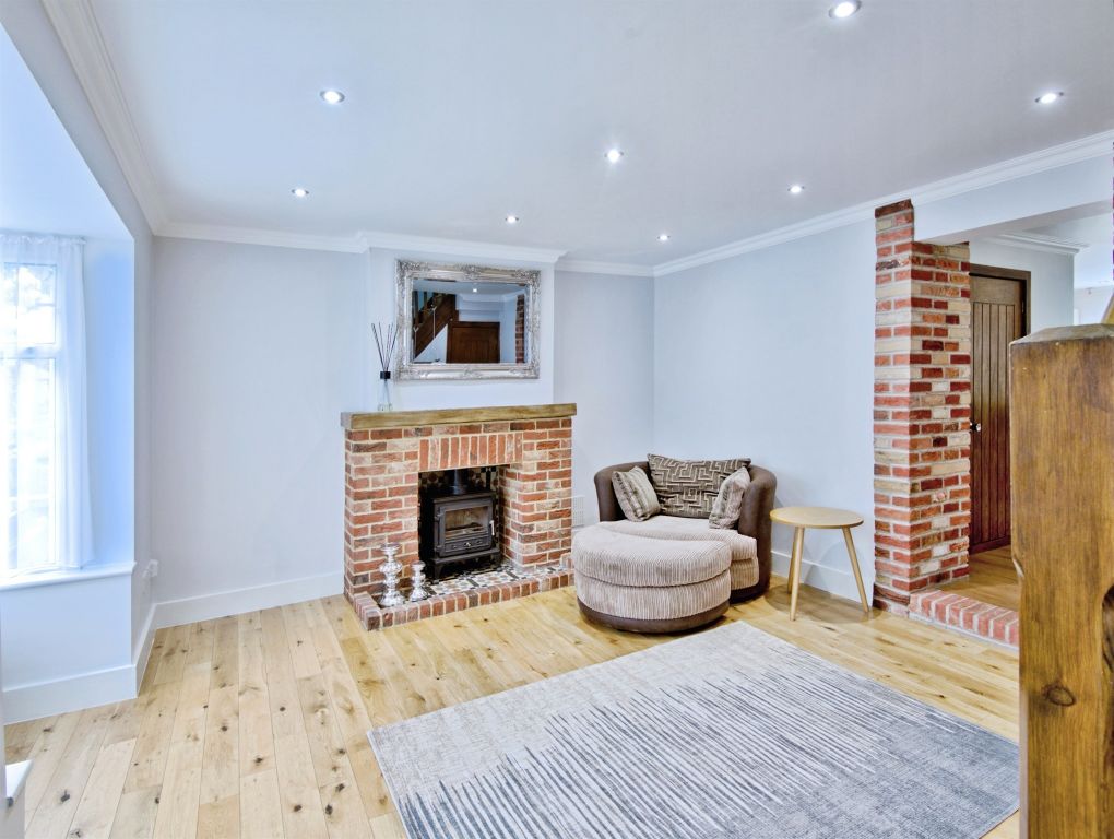 Property photo 3 of 33