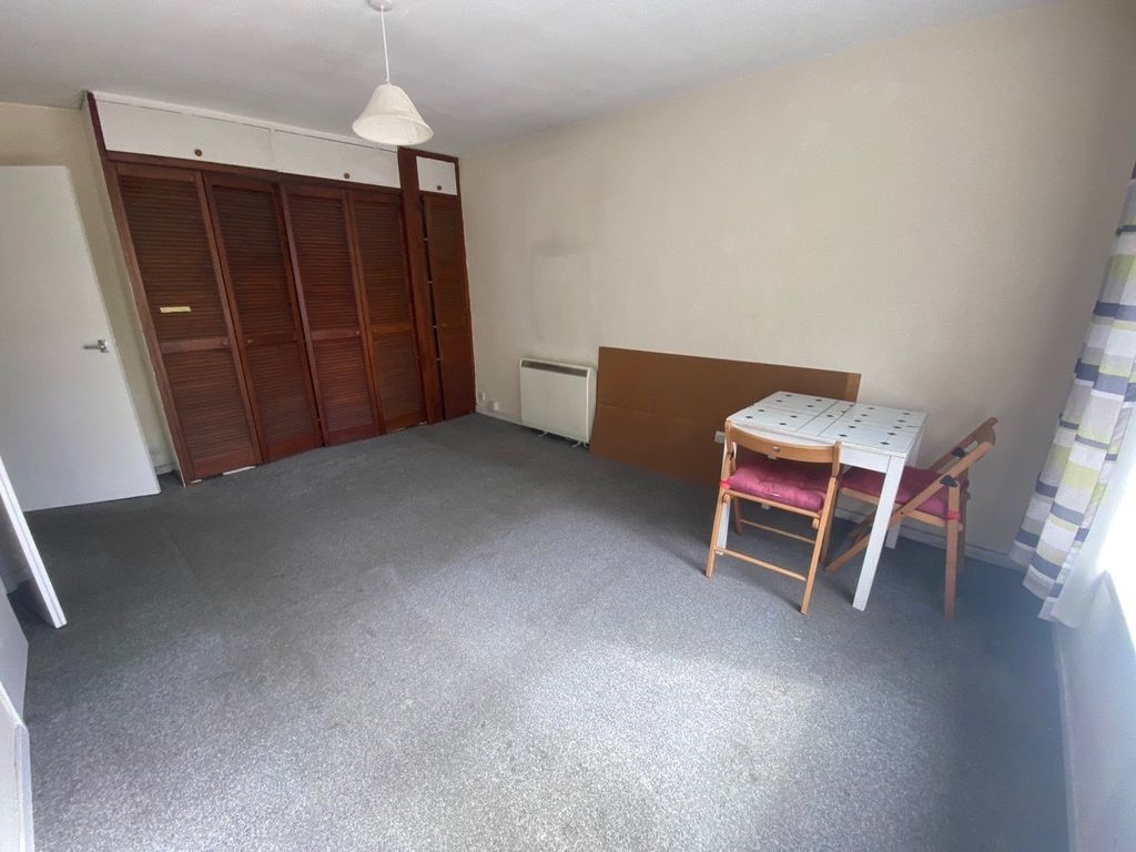 Property photo 3 of 6 Gallery