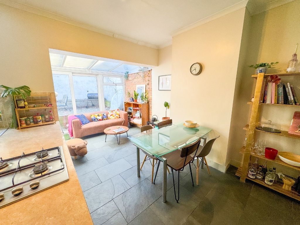 Property photo 2 of 19 4632995