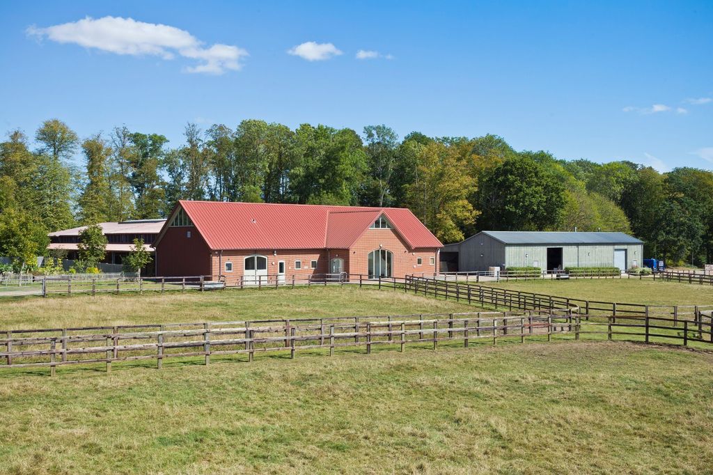 Property photo 1 of 11 Staff Cottages