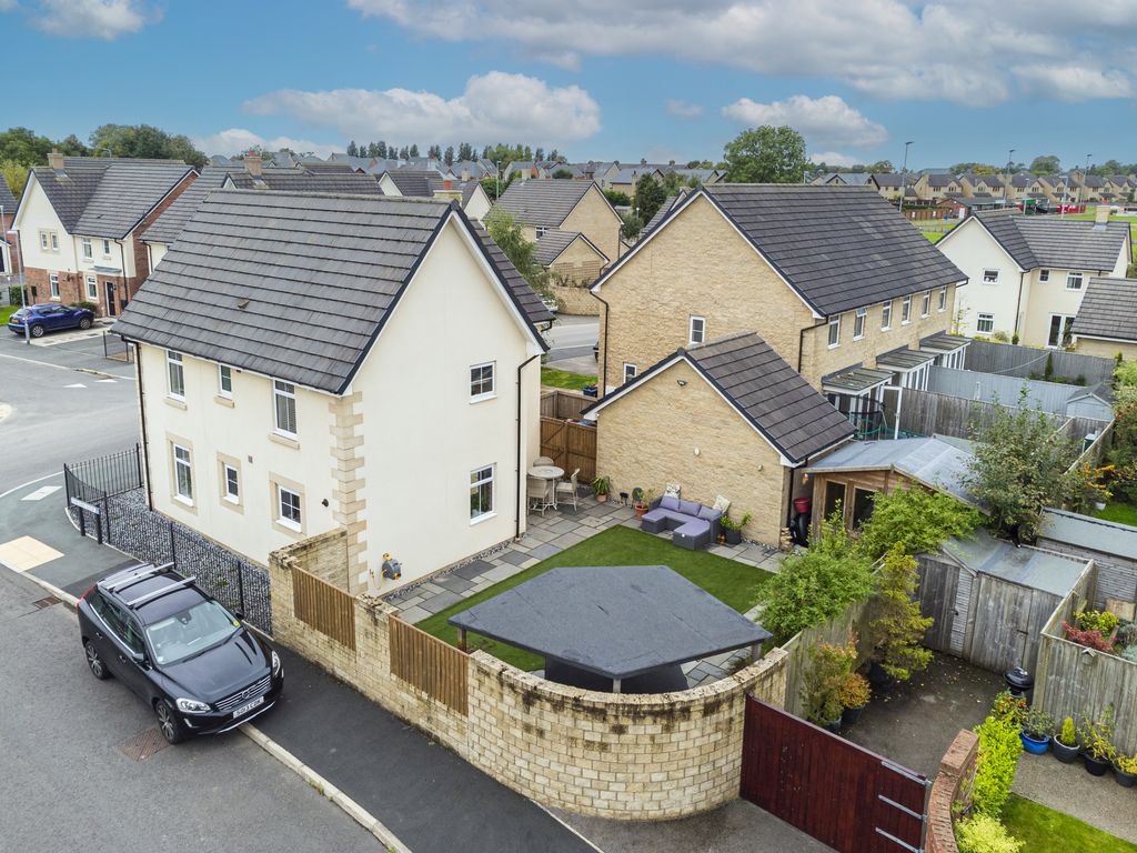 Property photo 1 of 25 External