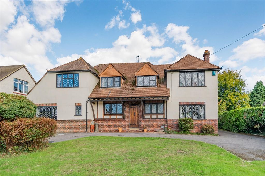 6 bed detached house for sale Bearsted